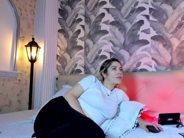 viktoria-davis's BongaCams show and profile