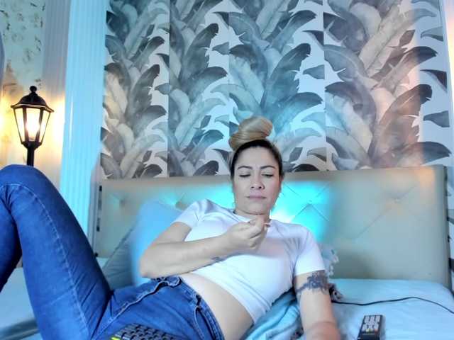 viktoria-davis's BongaCams show and profile