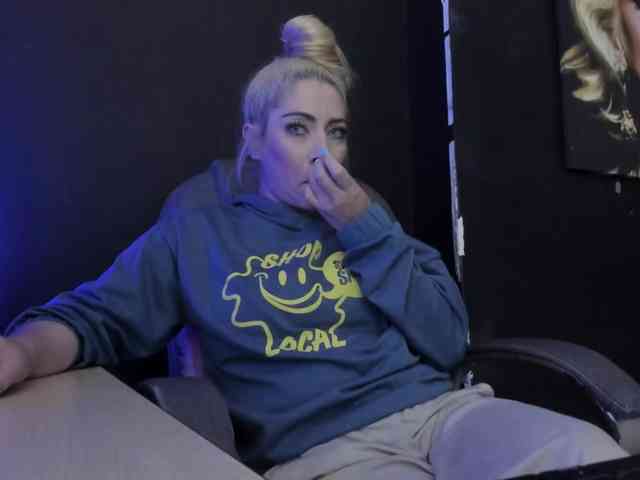 viktoria-davis webcam