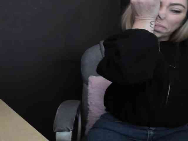 viktoria-davis webcam