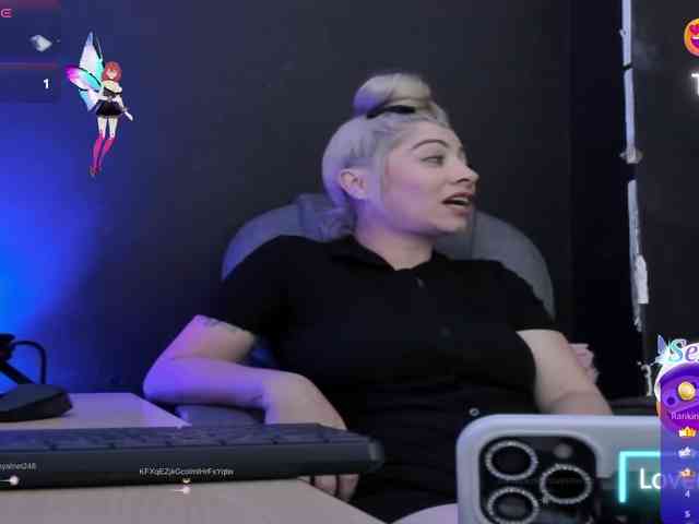 viktoria-davis viktoria-davis