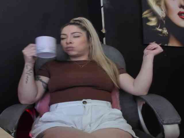 viktoria-davis webcam