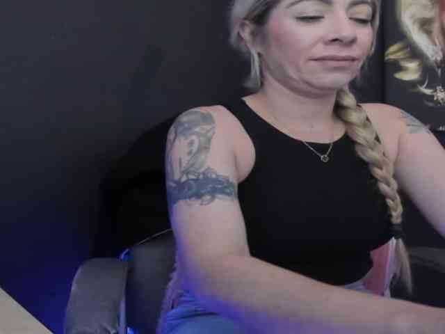 viktoria-davis webcam