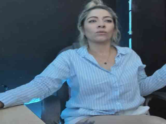 viktoria-davis webcam