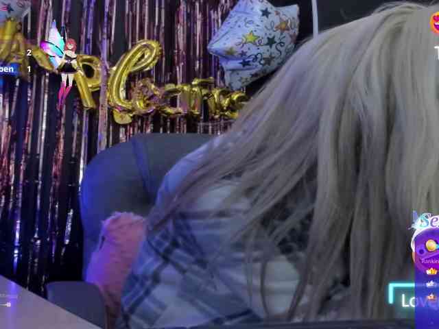 viktoria-davis viktoria-davis