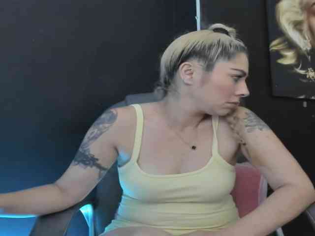 viktoria-davis webcam