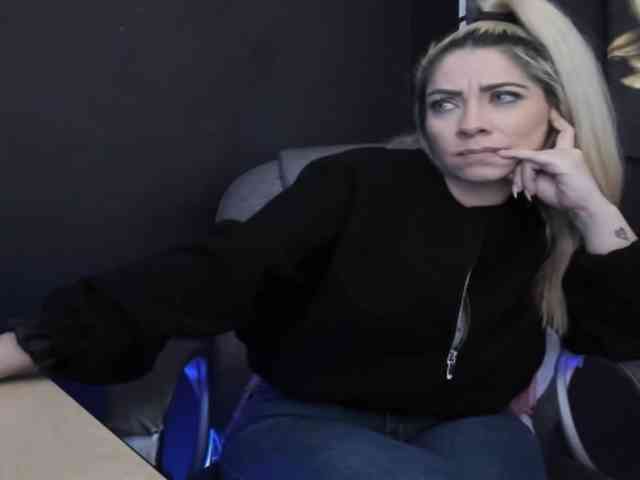 viktoria-davis webcam