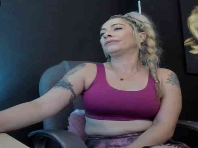 viktoria-davis webcam