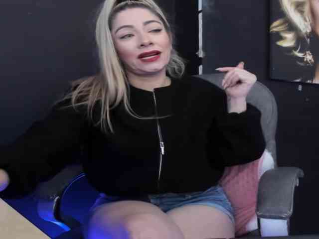 viktoria-davis webcam