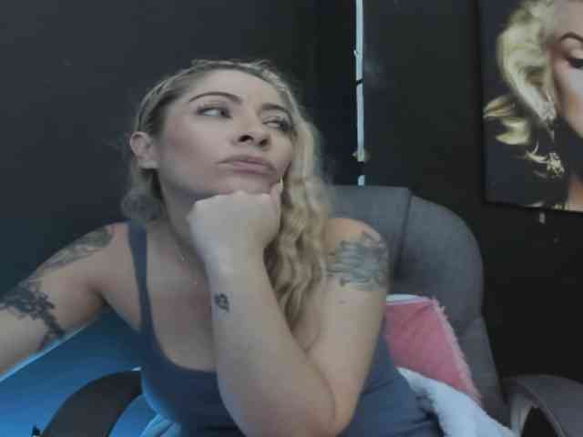 viktoria-davis webcam