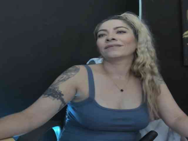viktoria-davis webcam