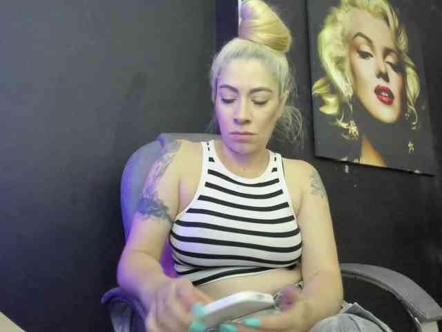viktoria-davis webcam