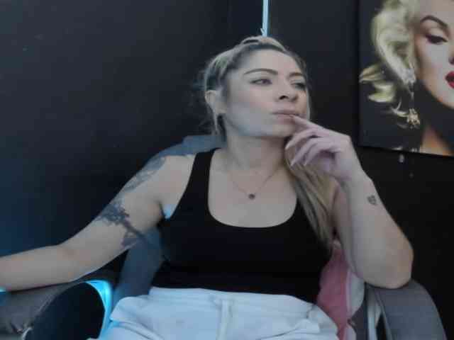 viktoria-davis webcam