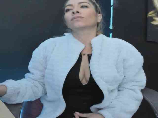 viktoria-davis webcam