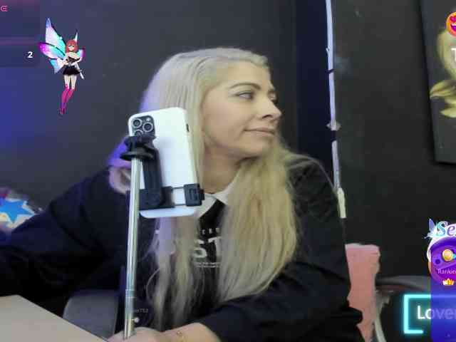 viktoria-davis viktoria-davis