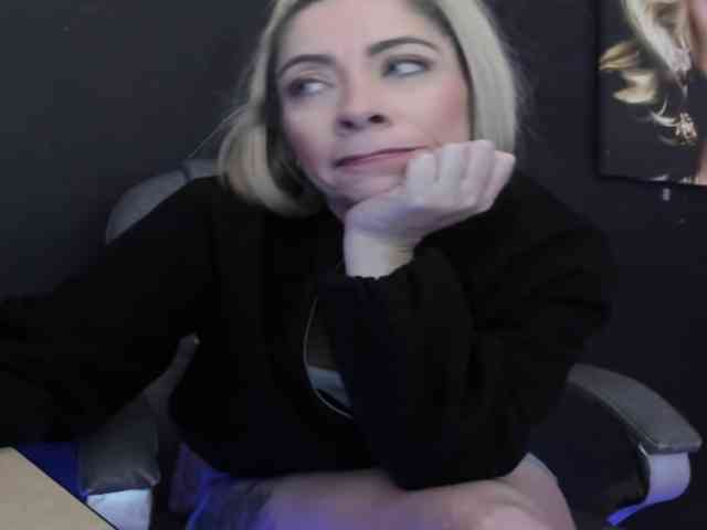 viktoria-davis webcam