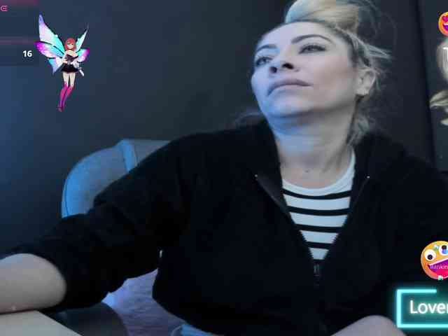 viktoria-davis viktoria-davis