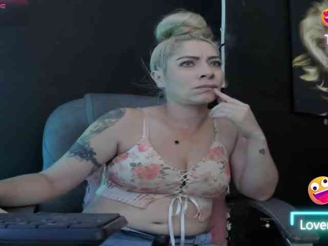 viktoria-davis viktoria-davis