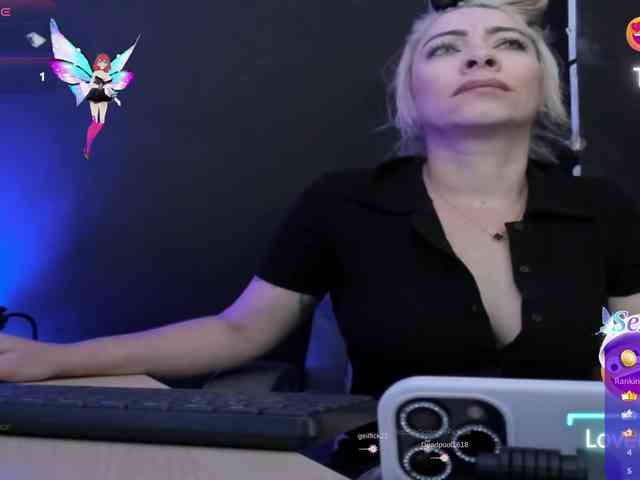 viktoria-davis viktoria-davis