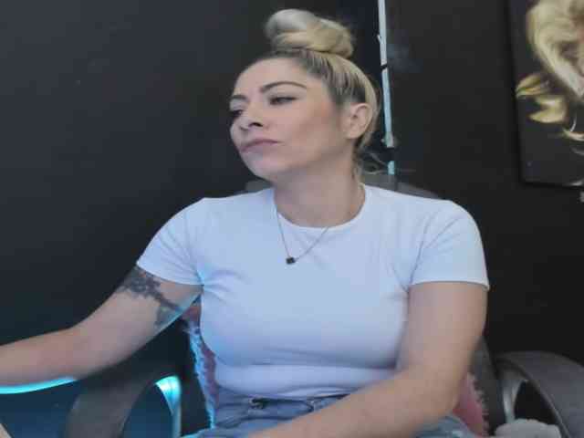 viktoria-davis webcam