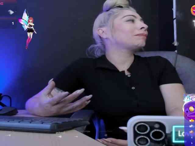 viktoria-davis viktoria-davis