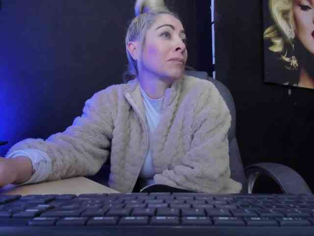 viktoria-davis webcam