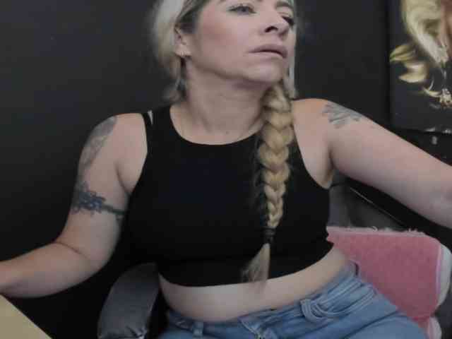 viktoria-davis webcam