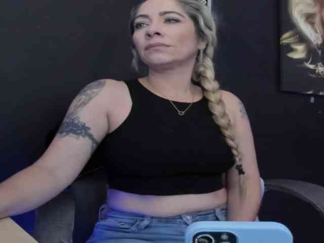 viktoria-davis webcam