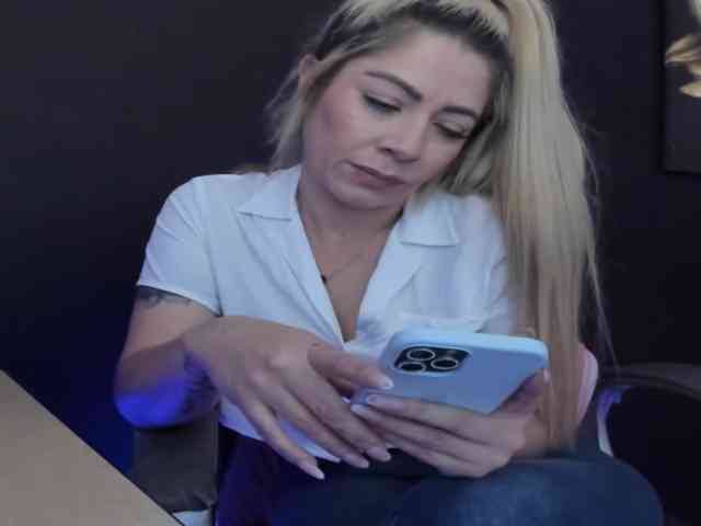 viktoria-davis webcam