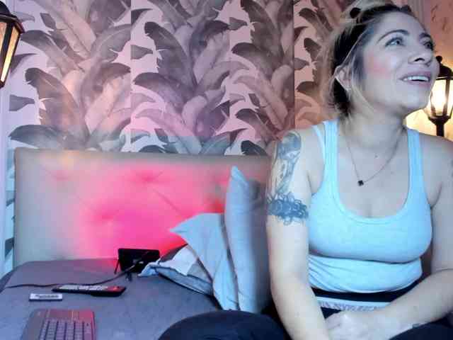 viktoria-davis webcam