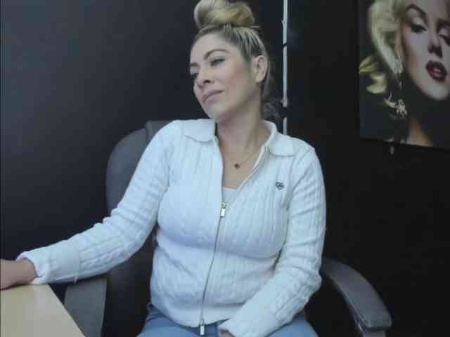 viktoria-davis webcam