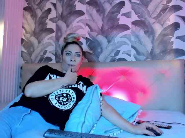 viktoria-davis webcam