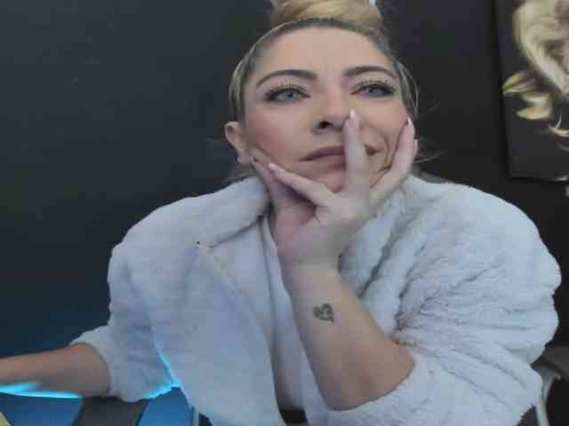 viktoria-davis webcam
