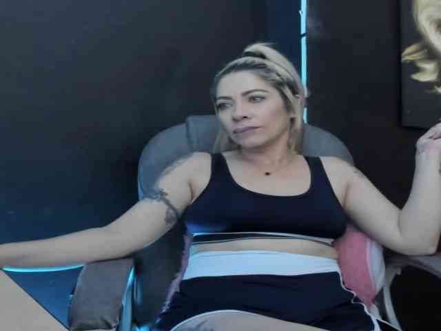 viktoria-davis webcam