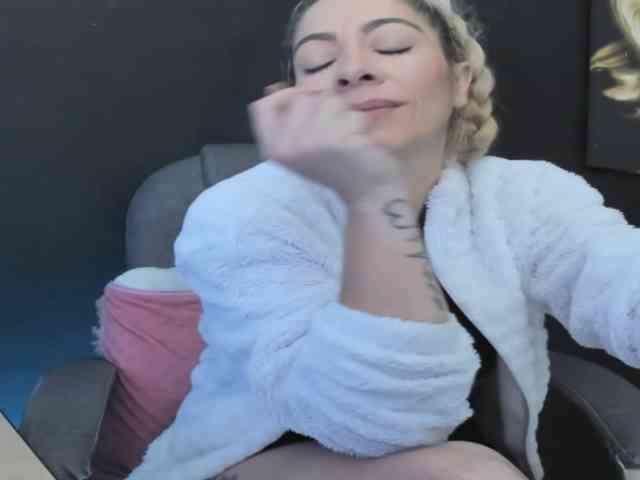 viktoria-davis webcam