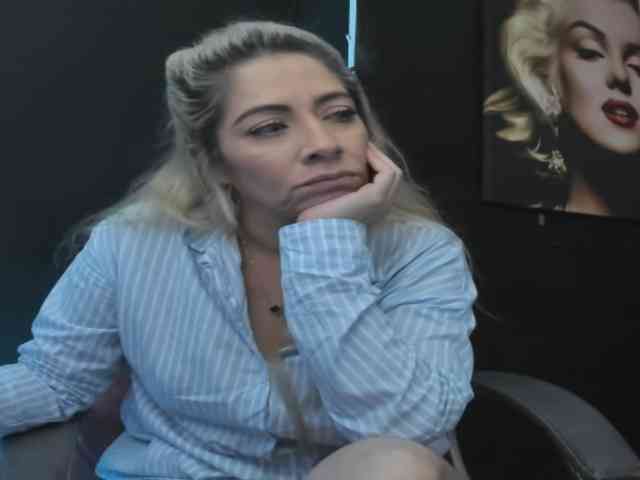 viktoria-davis webcam