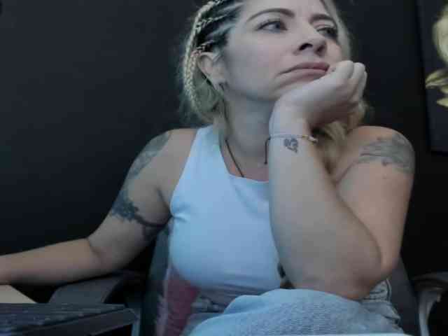 viktoria-davis webcam