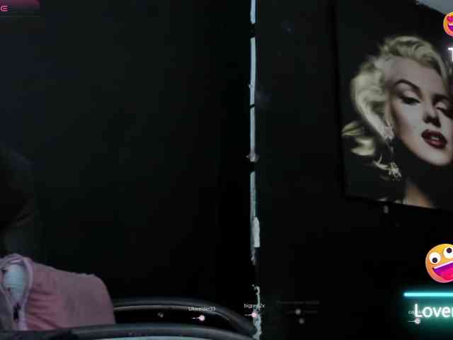 viktoria-davis viktoria-davis