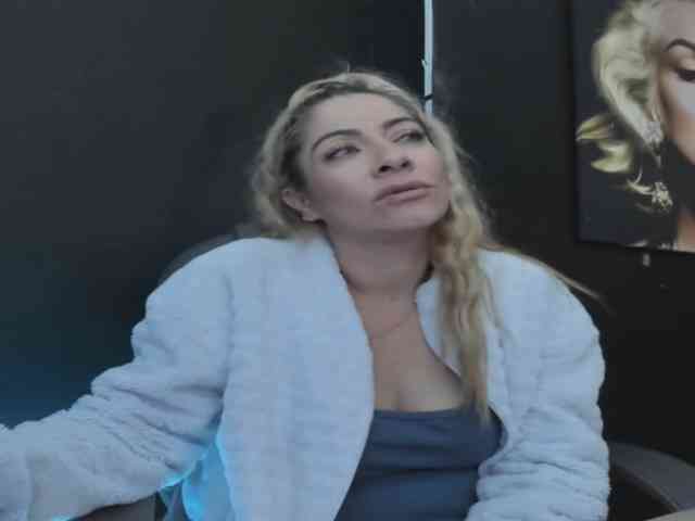 viktoria-davis webcam