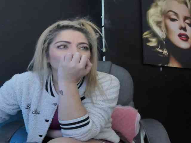 viktoria-davis webcam