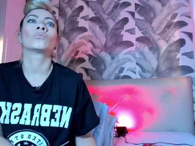 viktoria-davis webcam