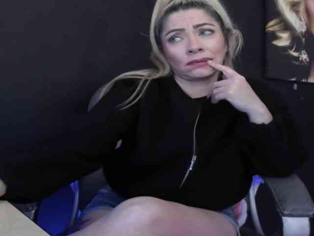 viktoria-davis webcam