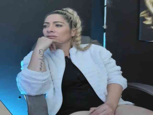 viktoria-davis webcam