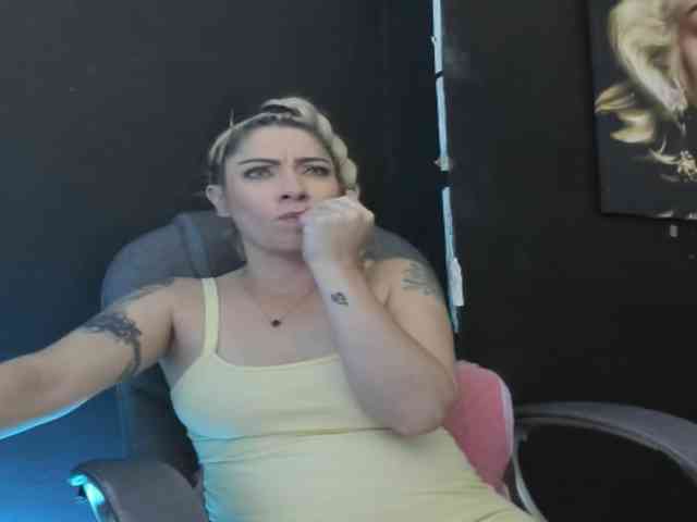 viktoria-davis webcam