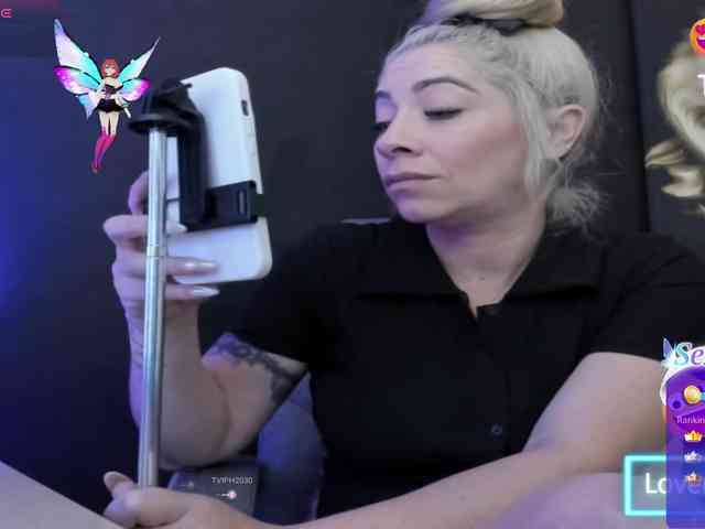 viktoria-davis viktoria-davis