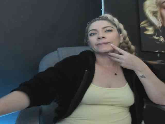 viktoria-davis webcam