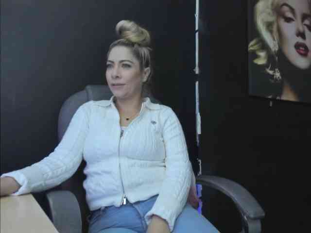 viktoria-davis webcam