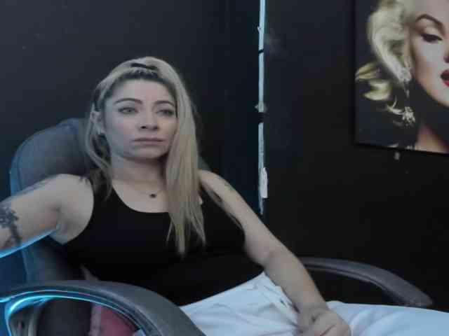 viktoria-davis webcam
