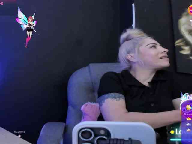 viktoria-davis viktoria-davis