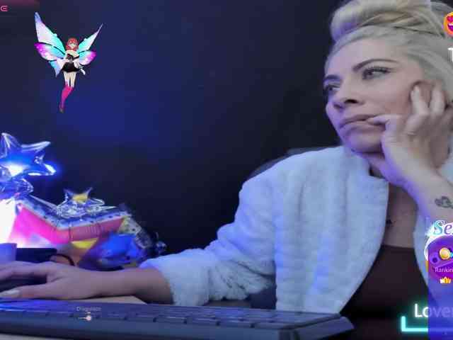 viktoria-davis viktoria-davis